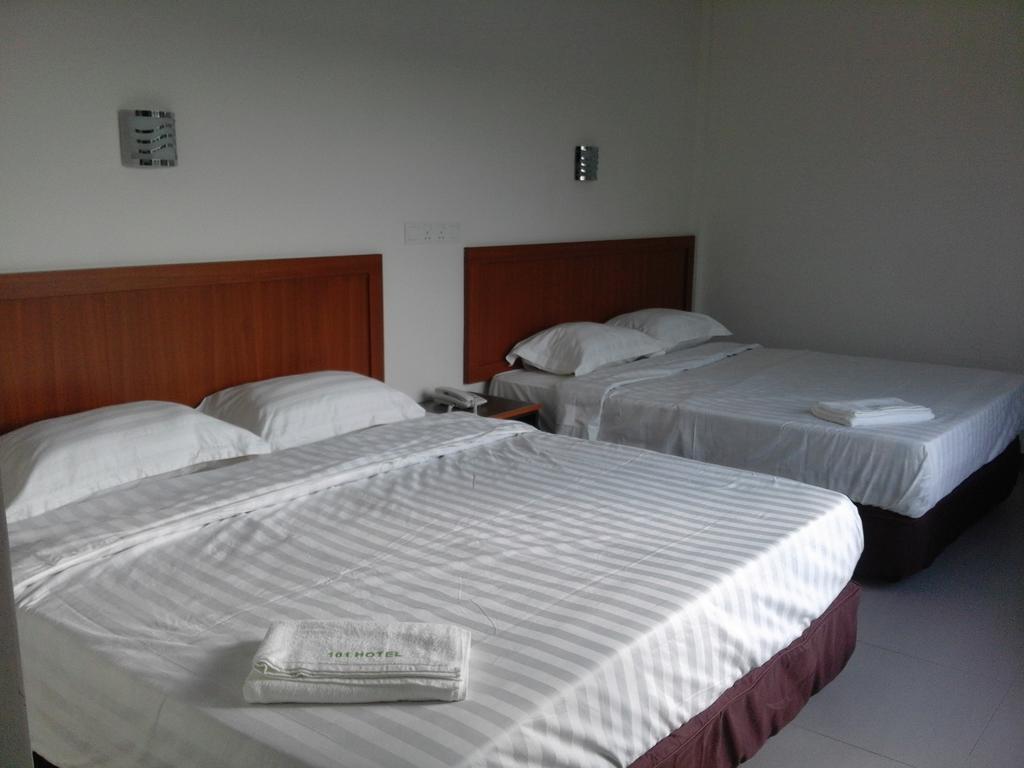 101 Hotel Miri Quarto foto